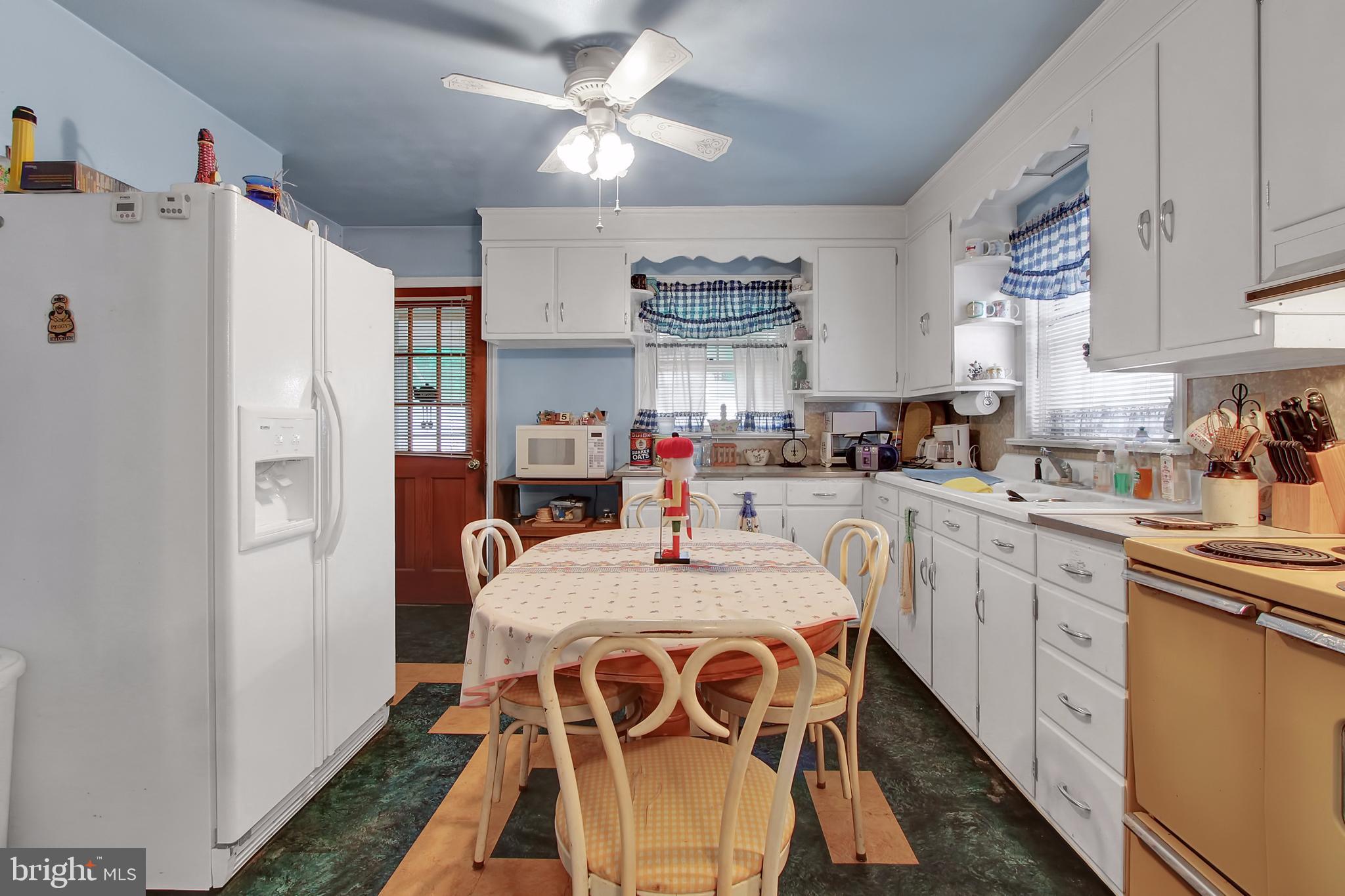 6194 York Road Spring Grove, PA 17362 - Photo 5 of 24