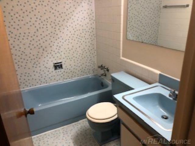 20240 Vernier Road, Unit D D8 Harper Woods, MI 48225 - Photo 11 of 11