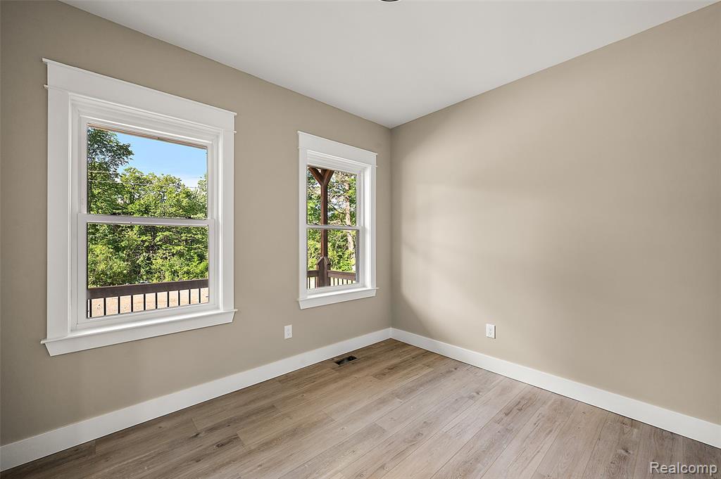 9355 Andersonville Road Clarkston, MI 48346 - Photo 15 of 57