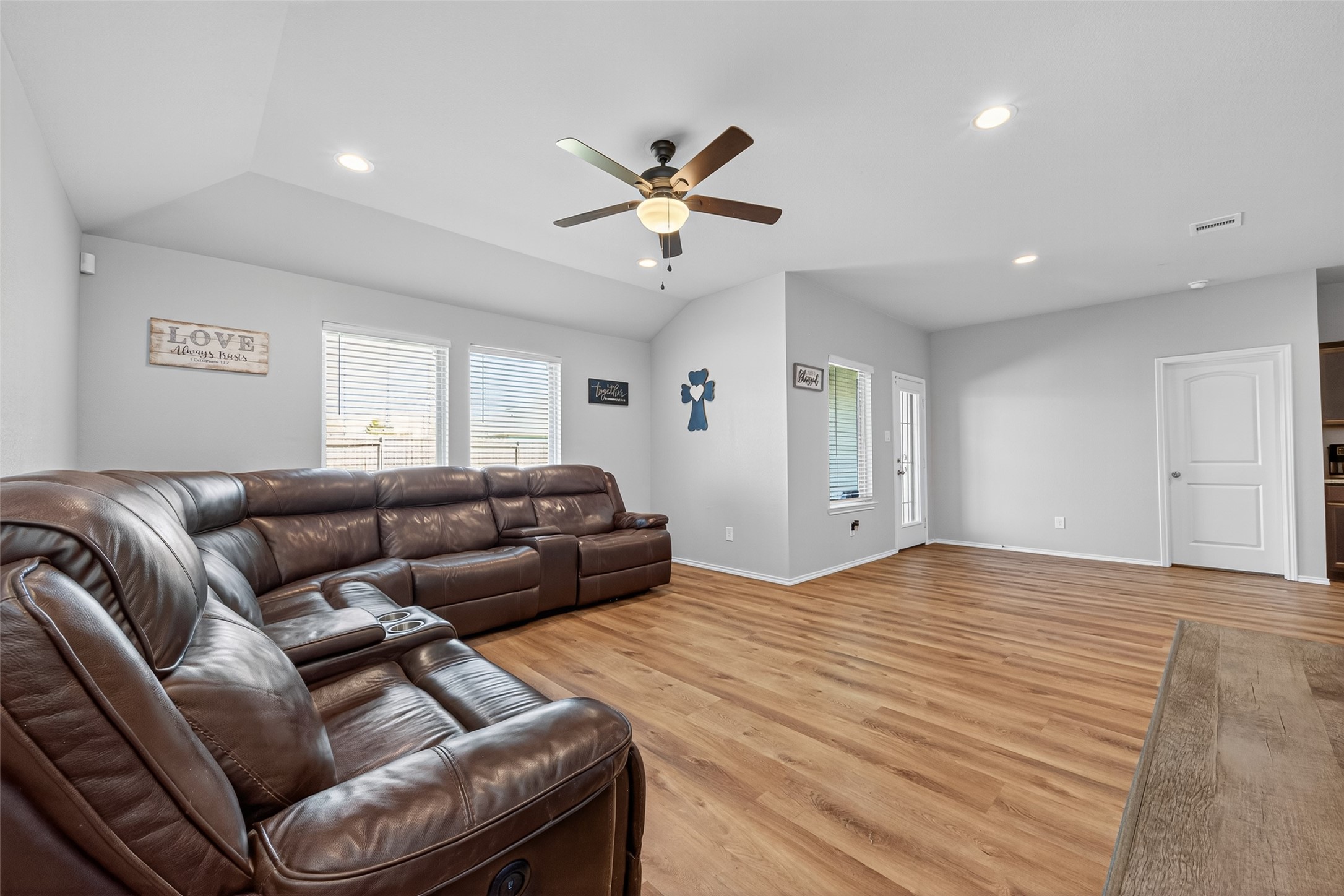 23706 Blodgett Peak Trail Spring, TX 77373 - Photo 9 of 31 a living room with furniture and a ceiling fan