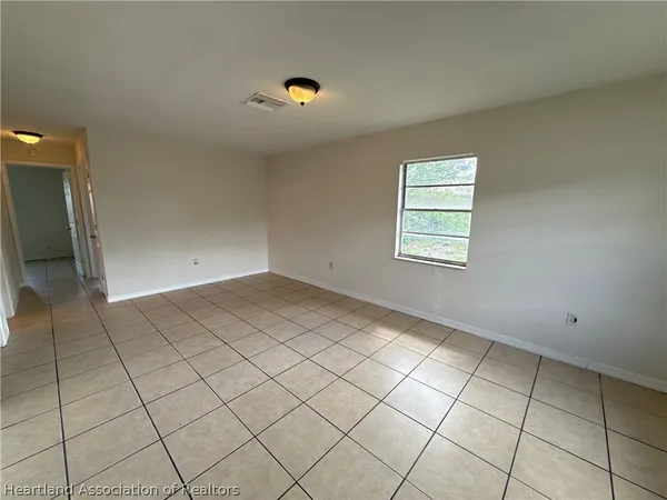 $975 | 172 East Rainbow Street, Avon Park, FL 33825