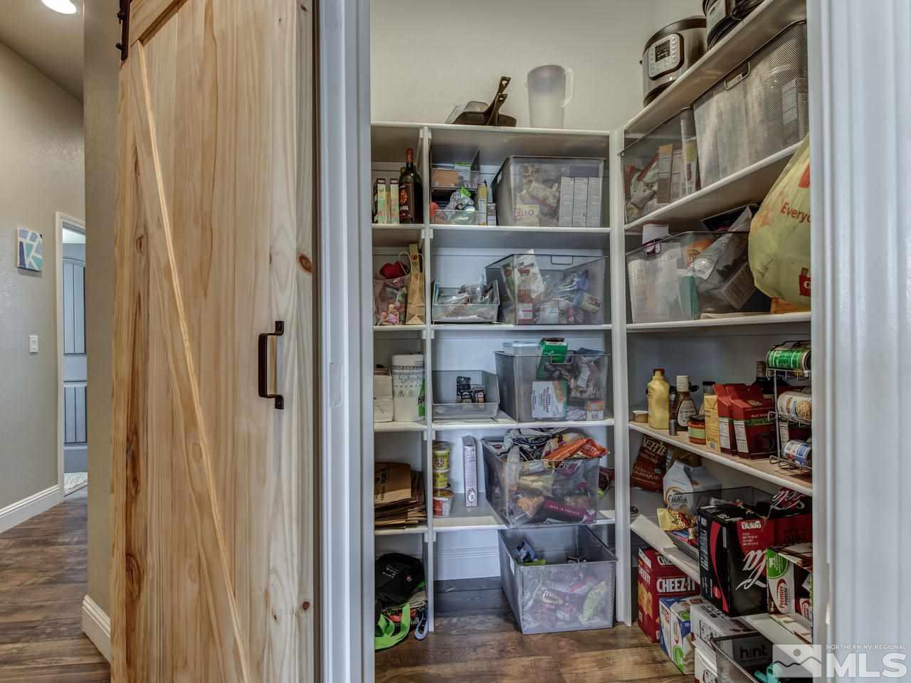505 Split Rail Court Sparks, NV 89441 - Photo 8 of 25 a room with a book shelf