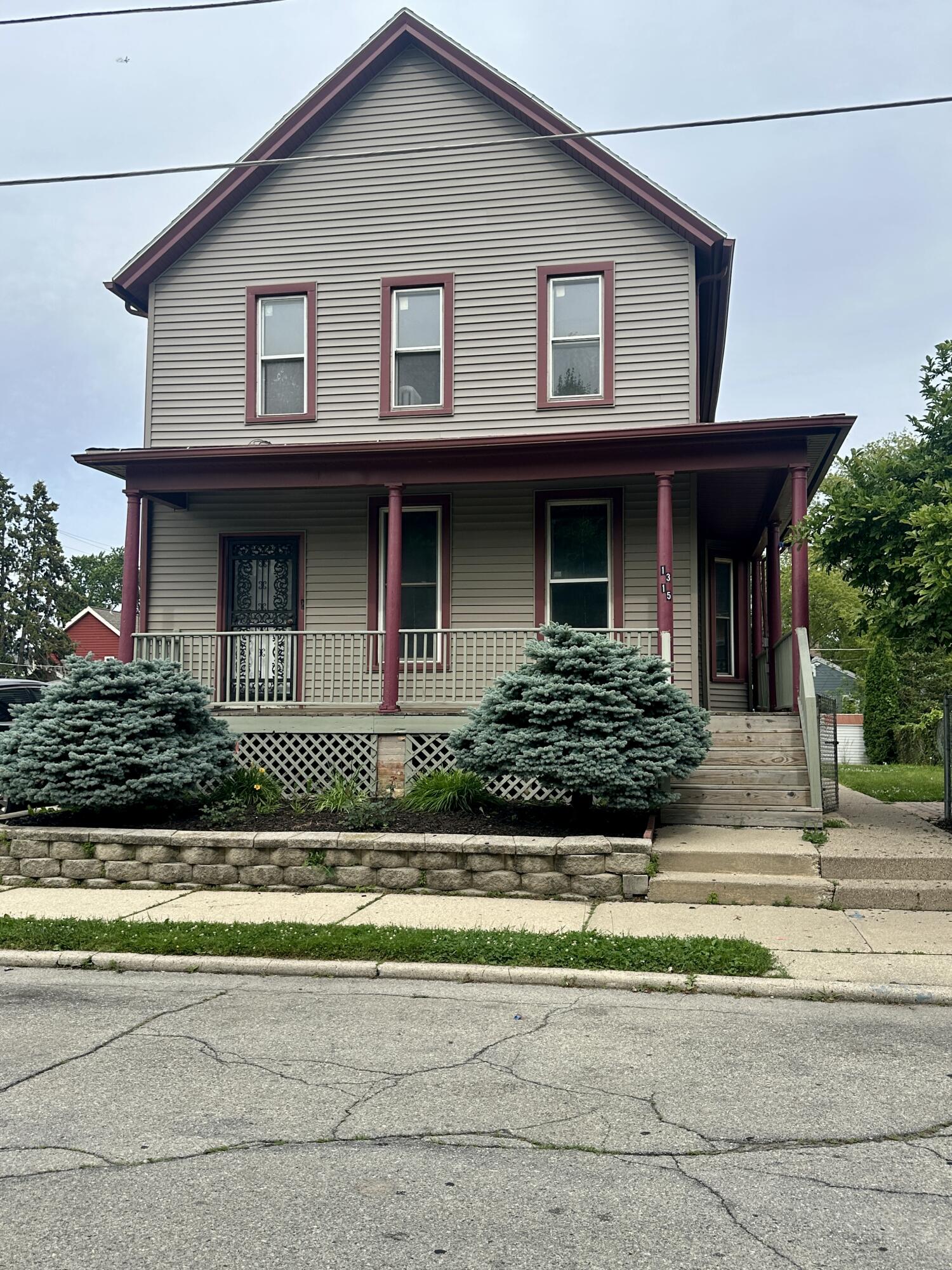 1315 Howe Street Racine, WI 53403 - Photo 36 of 49 IMG_3366 2