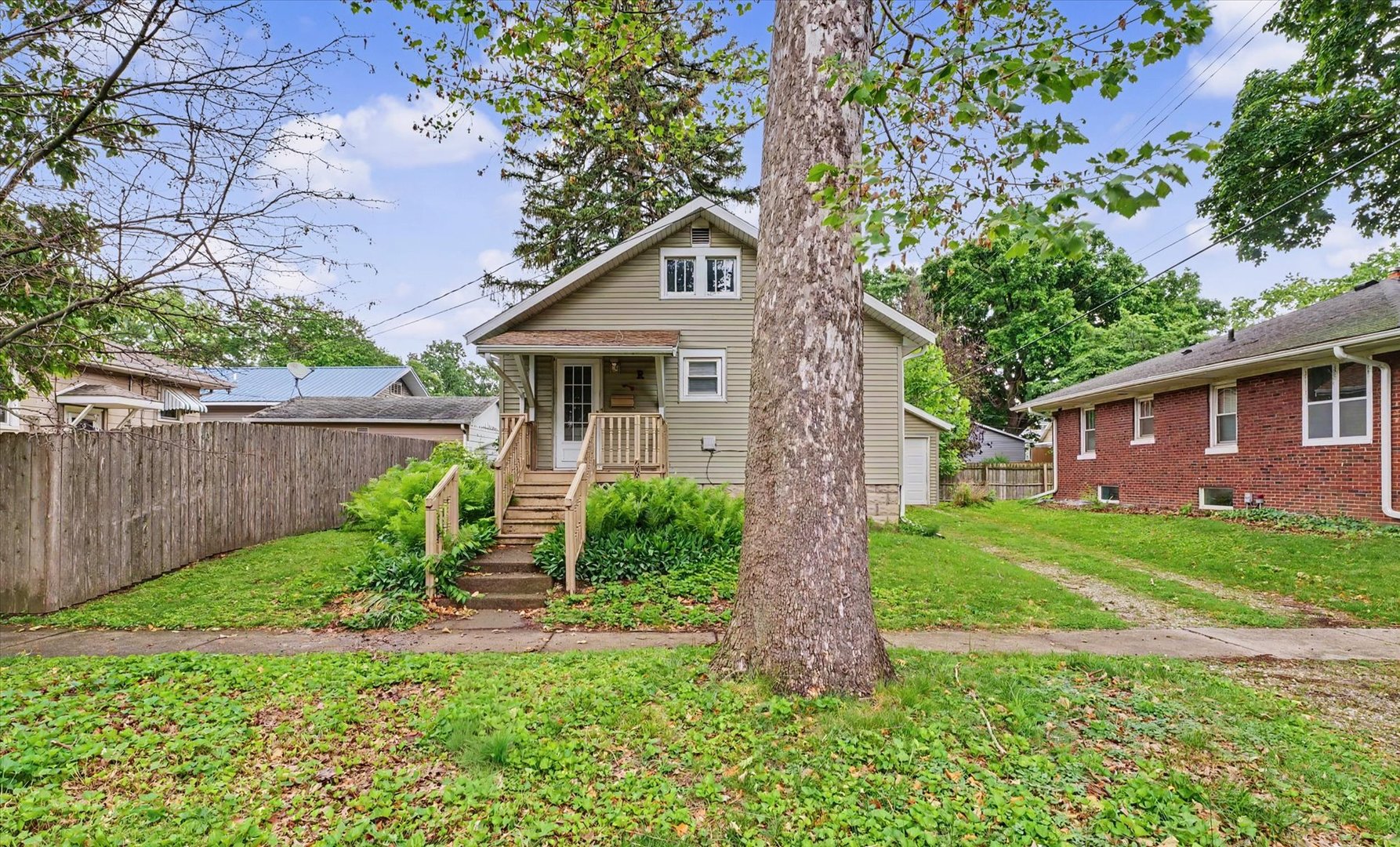 206 North Victor Street Champaign, IL 61821 - Photo 2 of 28
