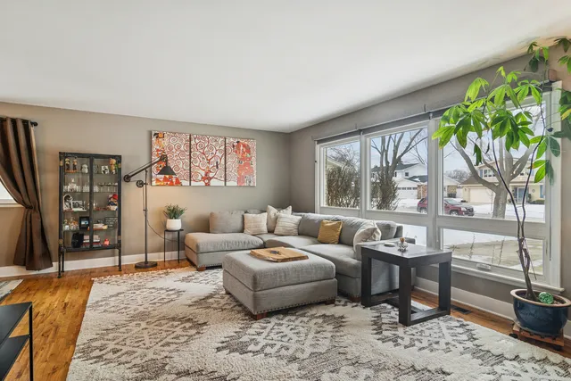 $475,000 | 521 East Balsam Lane, Palatine, IL 60074