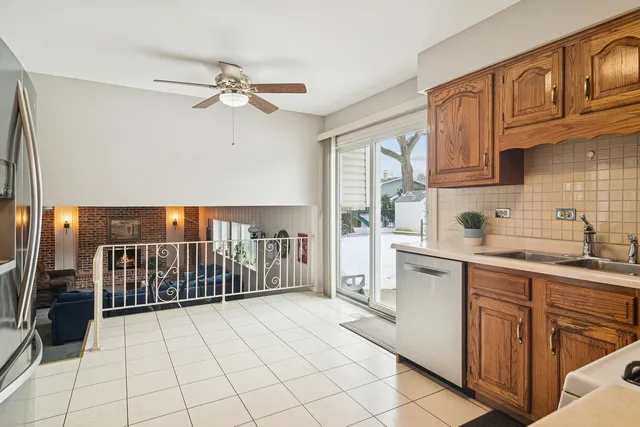 $475,000 | 521 East Balsam Lane, Palatine, IL 60074