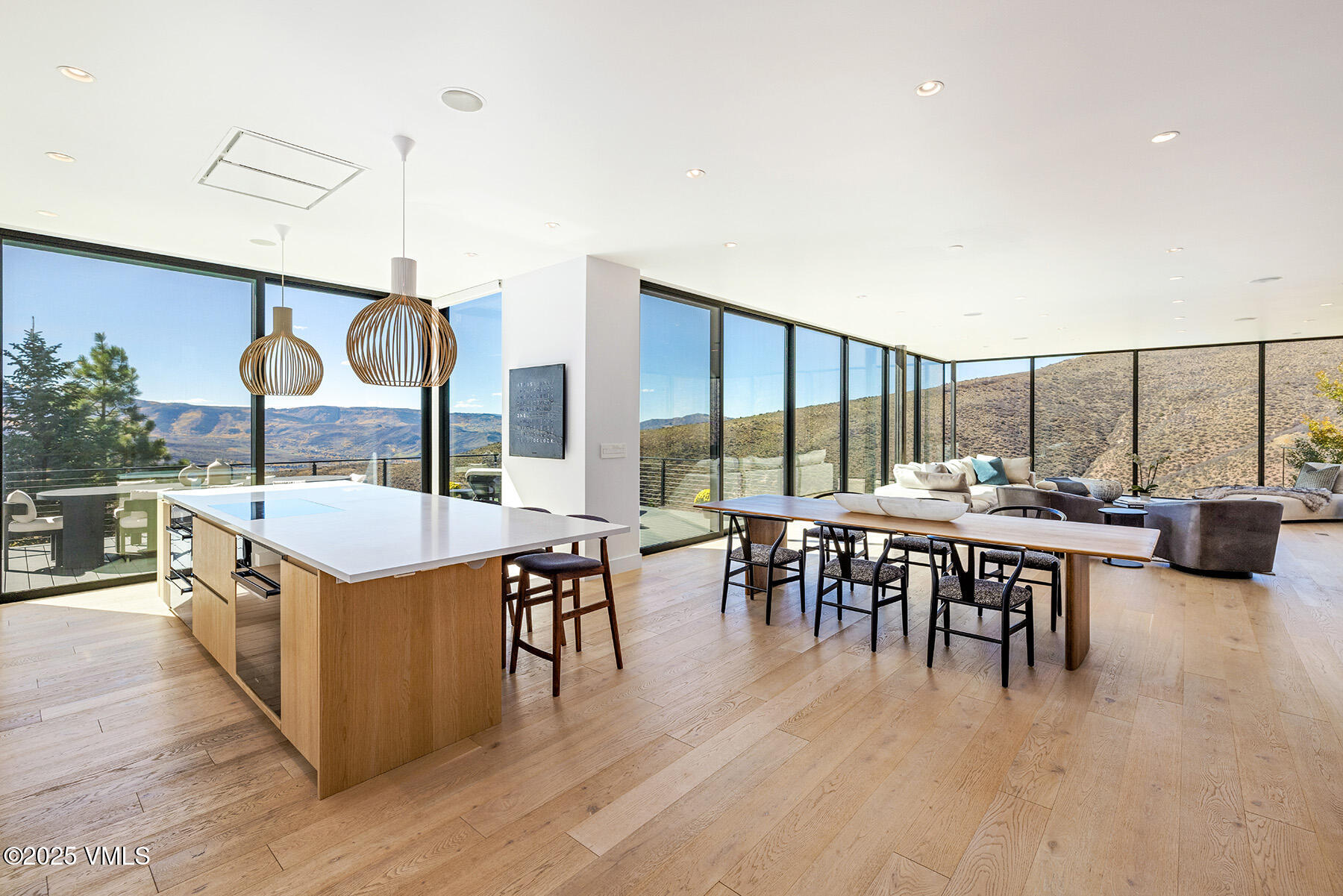 4380 June Point Avon, CO 81620 - Photo 32 of 52 Kitchen/Dining Area