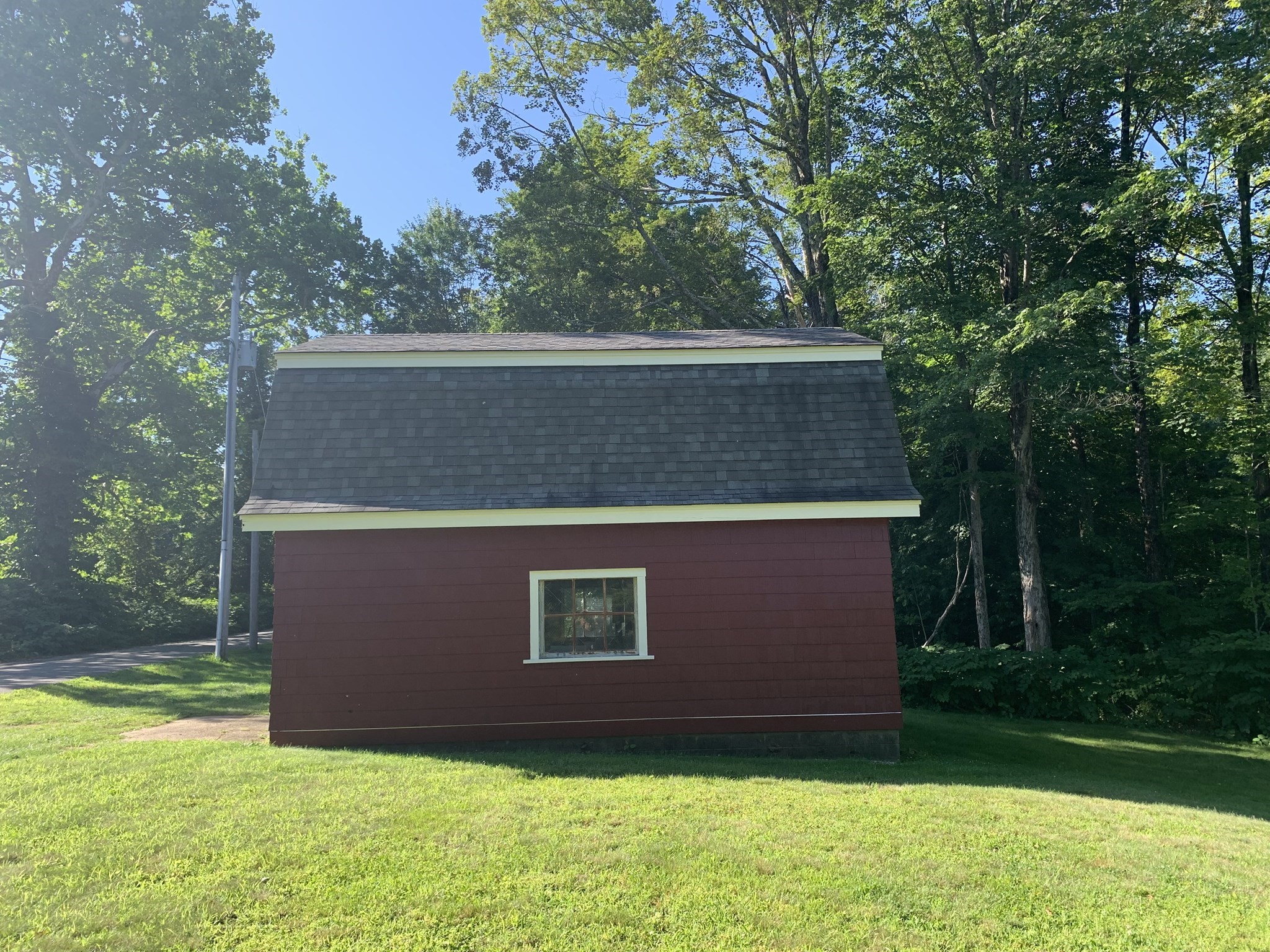 15 Shaw Road Wales, MA 01081 - Photo 3 of 10 Gallery Image 3