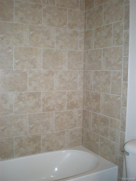 2841 Ambleside Court Rochester, MI 48306 - Photo 36 of 38 FULL CERAMIC BATHS