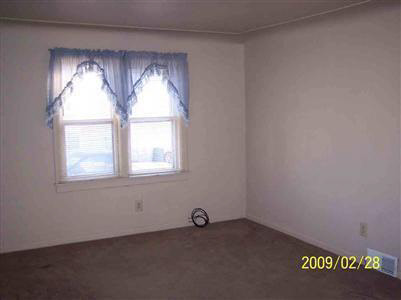 5118 Morrish Road Swartz Creek, MI 48473 - Photo 4 of 11 20133413-3.JPG