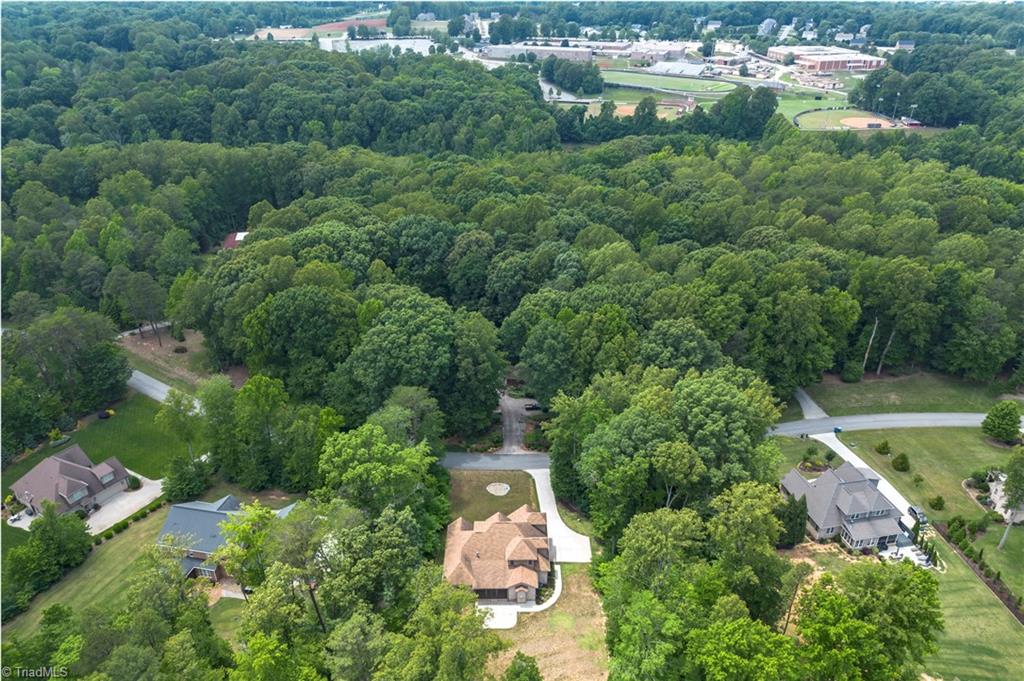5414 Rambling Road Greensboro, NC 27409 - Photo 6 of 37