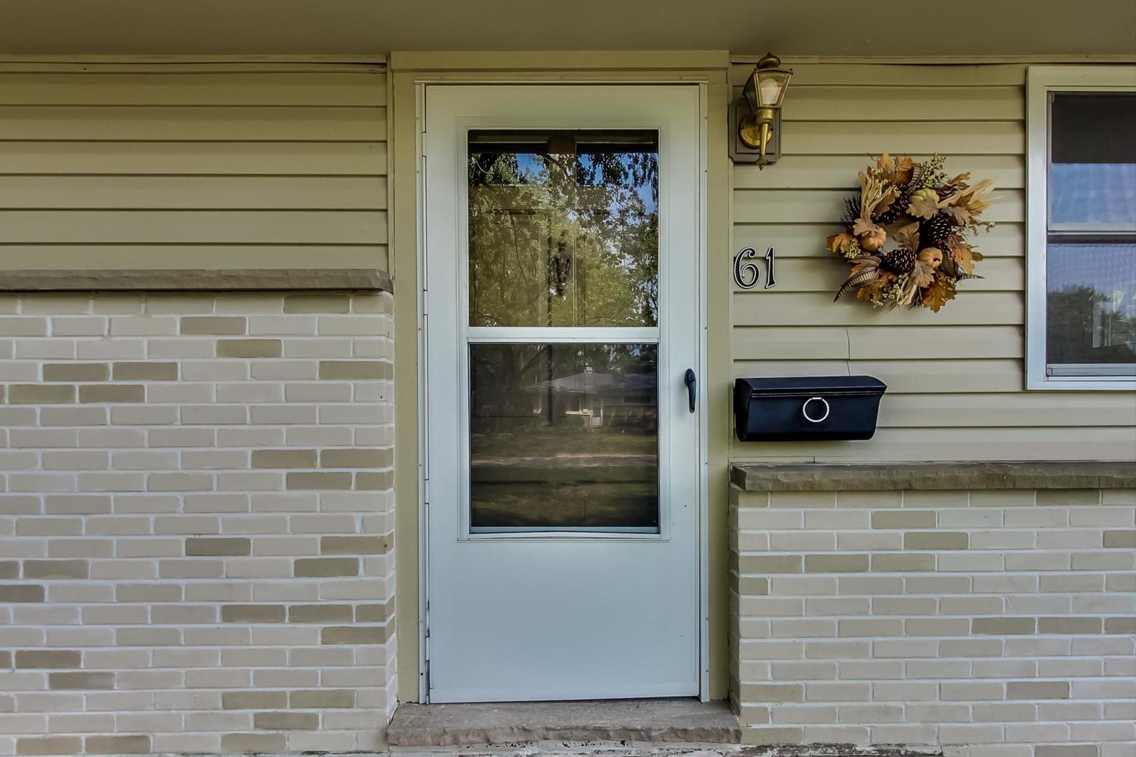 61 Golfview Road Lake Zurich, IL 60047 - Photo 3 of 26
