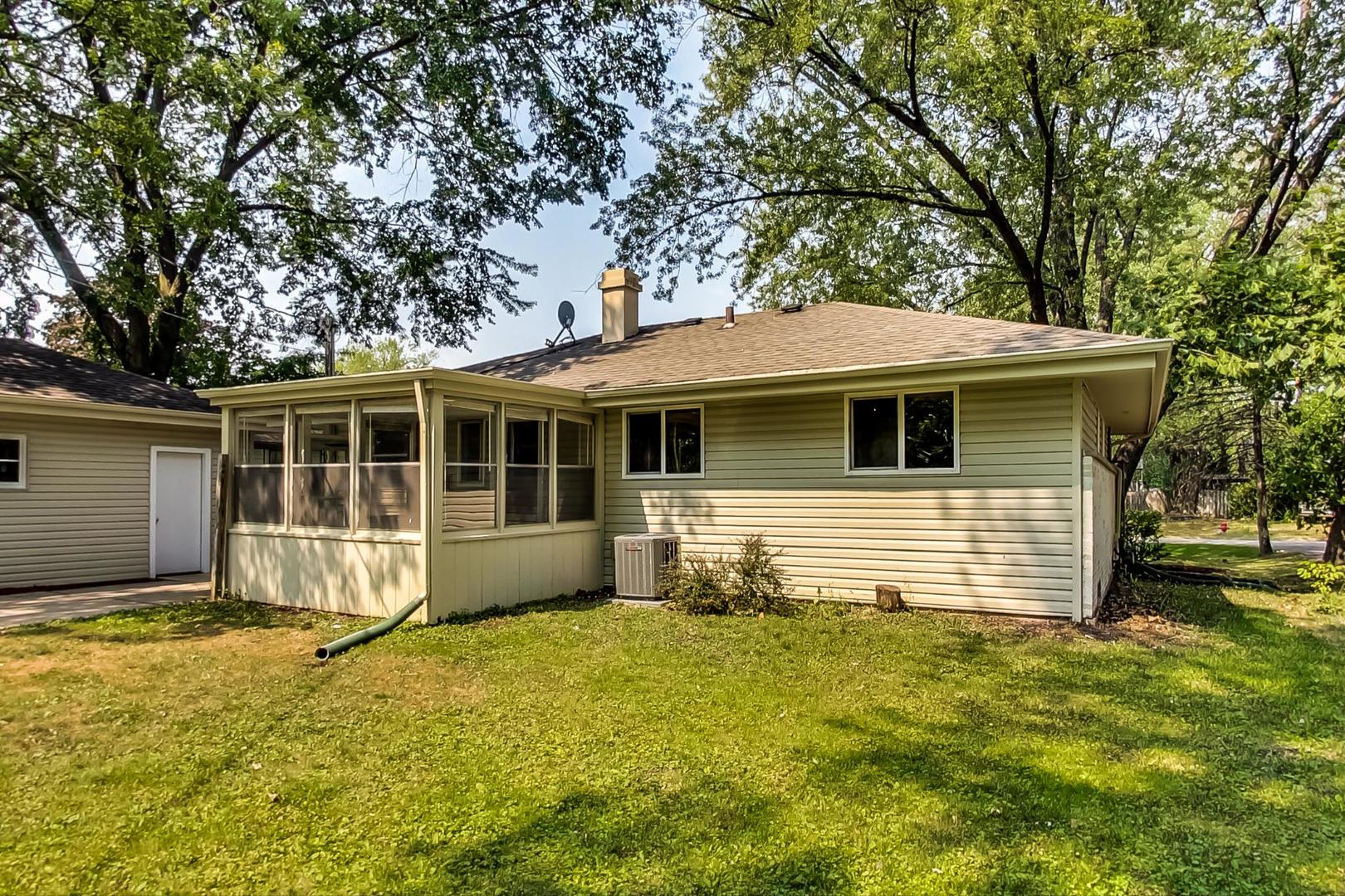 61 Golfview Road Lake Zurich, IL 60047 - Photo 21 of 26