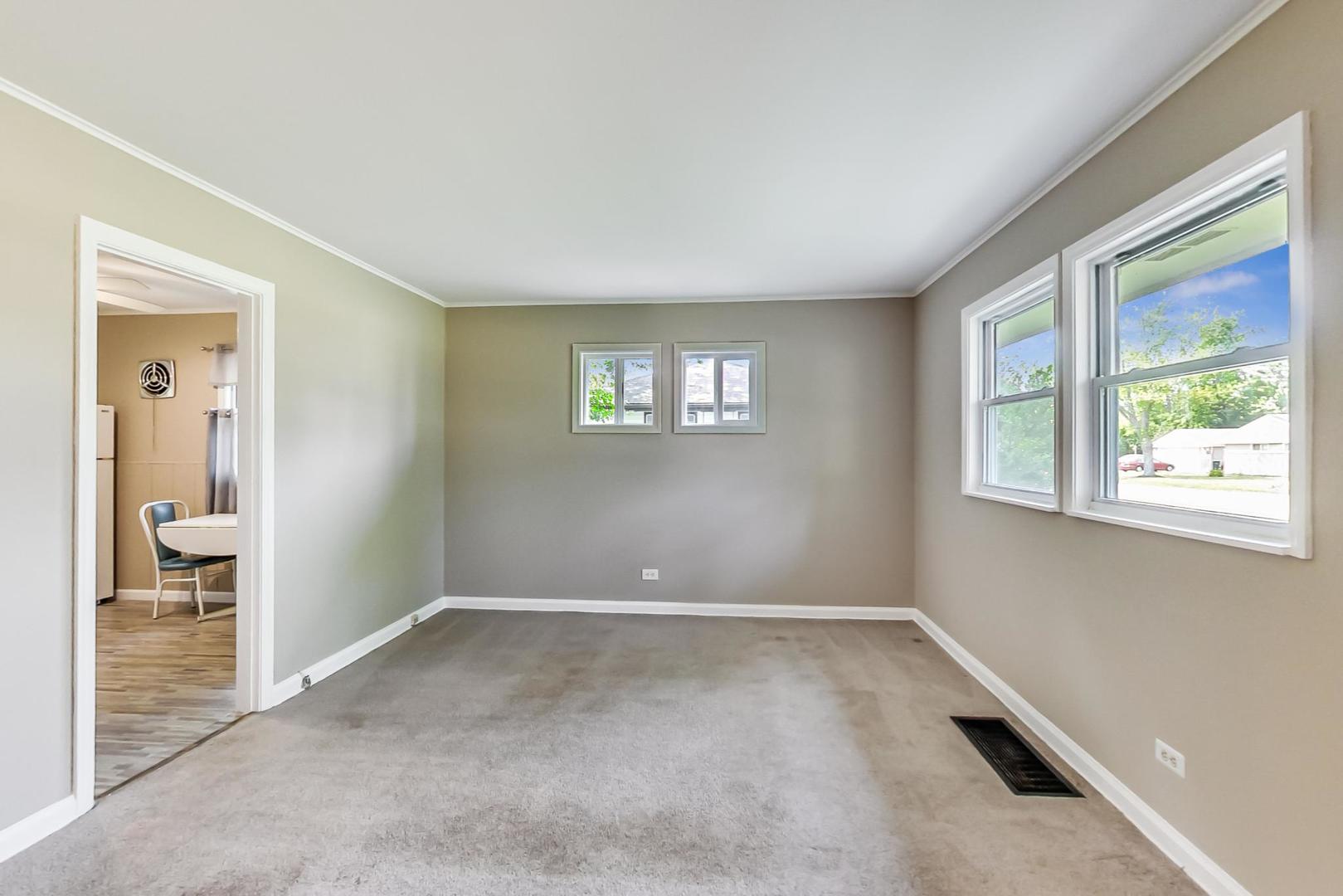 61 Golfview Road Lake Zurich, IL 60047 - Photo 4 of 26