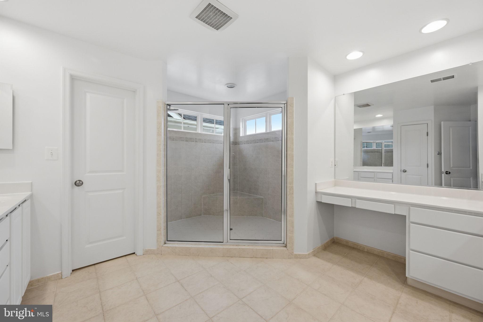 23710 Grapevine Ridge Terrace Clarksburg, MD 20871 - Photo 26 of 49 Primary Bath