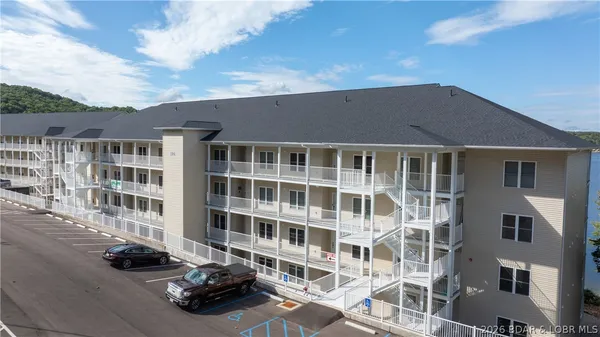 $400,000 | 104 Sierra Bay Drive, Unit 2D, Camdenton, MO 65020