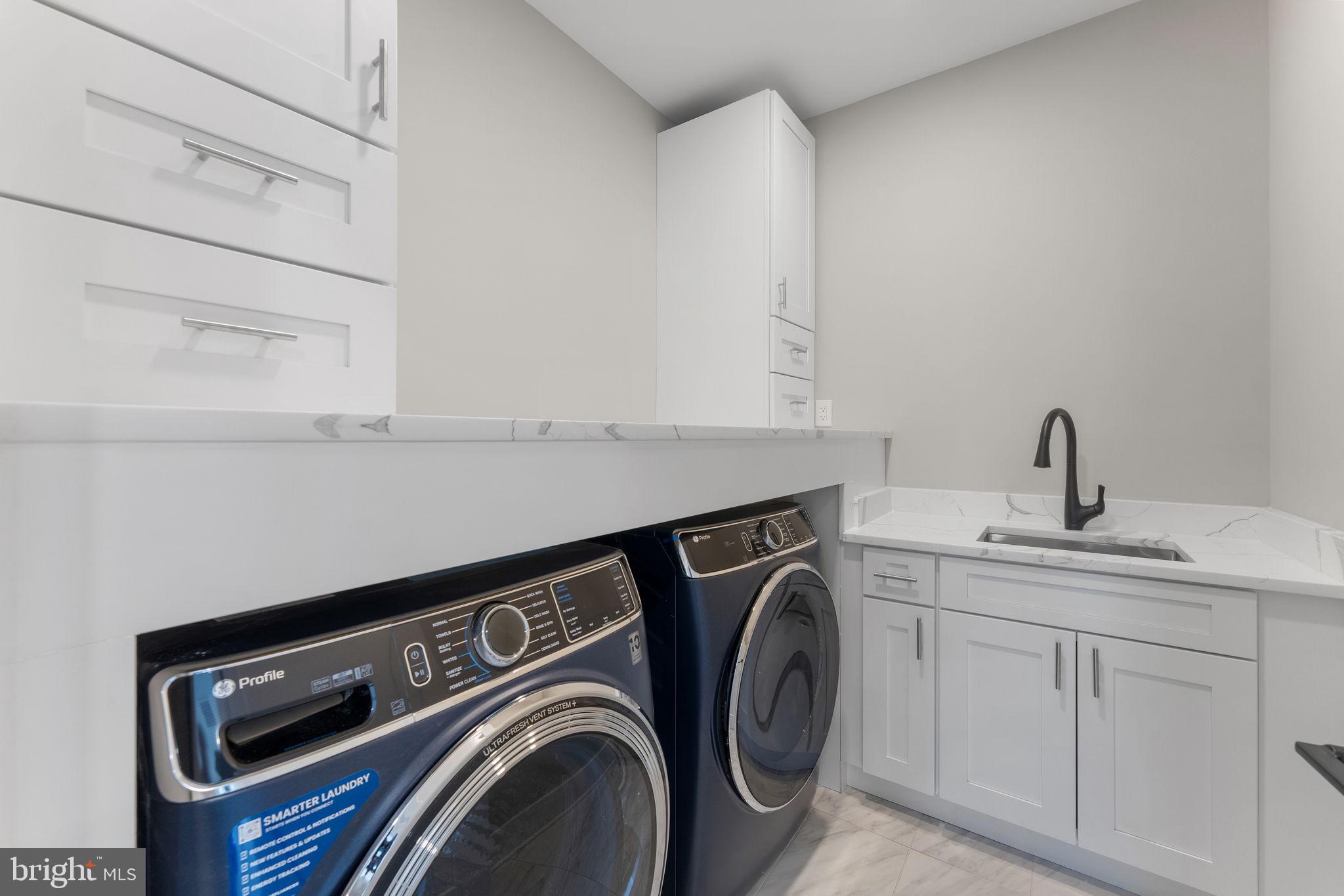 3113 Circle Hill Road Alexandria, VA 22305 - Photo 39 of 78 GE Washer/Dryer, Hardwood Cabinets, Quartz Counter