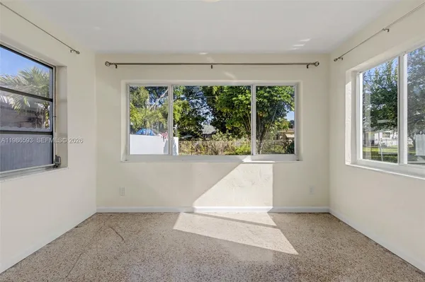 $2,800 | 616 Northwest 3rd Court, Hallandale Beach, FL 33009