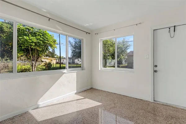 $2,800 | 616 Northwest 3rd Court, Hallandale Beach, FL 33009