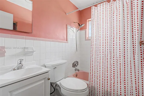 $2,800 | 616 Northwest 3rd Court, Hallandale Beach, FL 33009