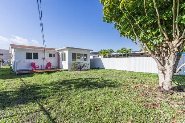 $2,800 | 616 Northwest 3rd Court, Hallandale Beach, FL 33009