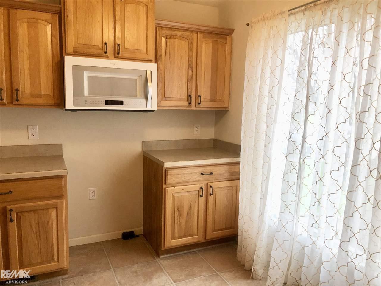 49651 Fuller Road New Baltimore, MI 48051 - Photo 18 of 58 50071873-17.JPG