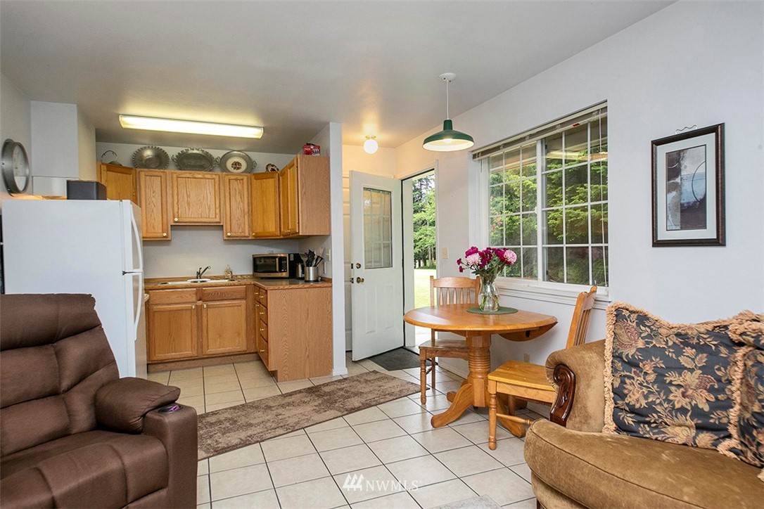 4288 Deer Lake Road Clinton, WA 98236 - Photo 30 of 38 Gallery Image 30