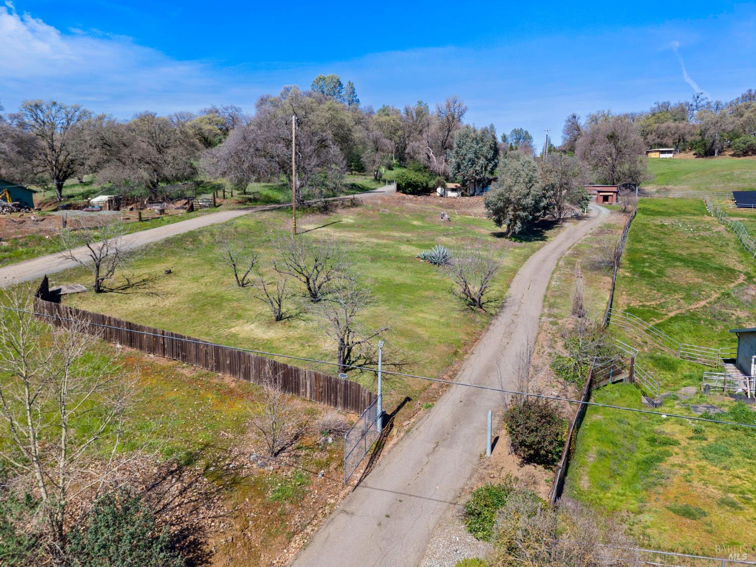 9170 Upper Lake Lucerne Road Upper Lake, CA 95485 - Photo 3 of 46