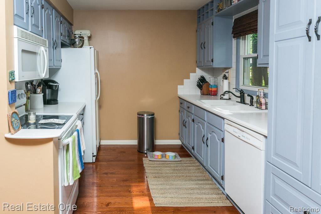 1351 Nightingale Road Wixom, MI 48393 - Photo 8 of 36 4Y0A6398.jpg