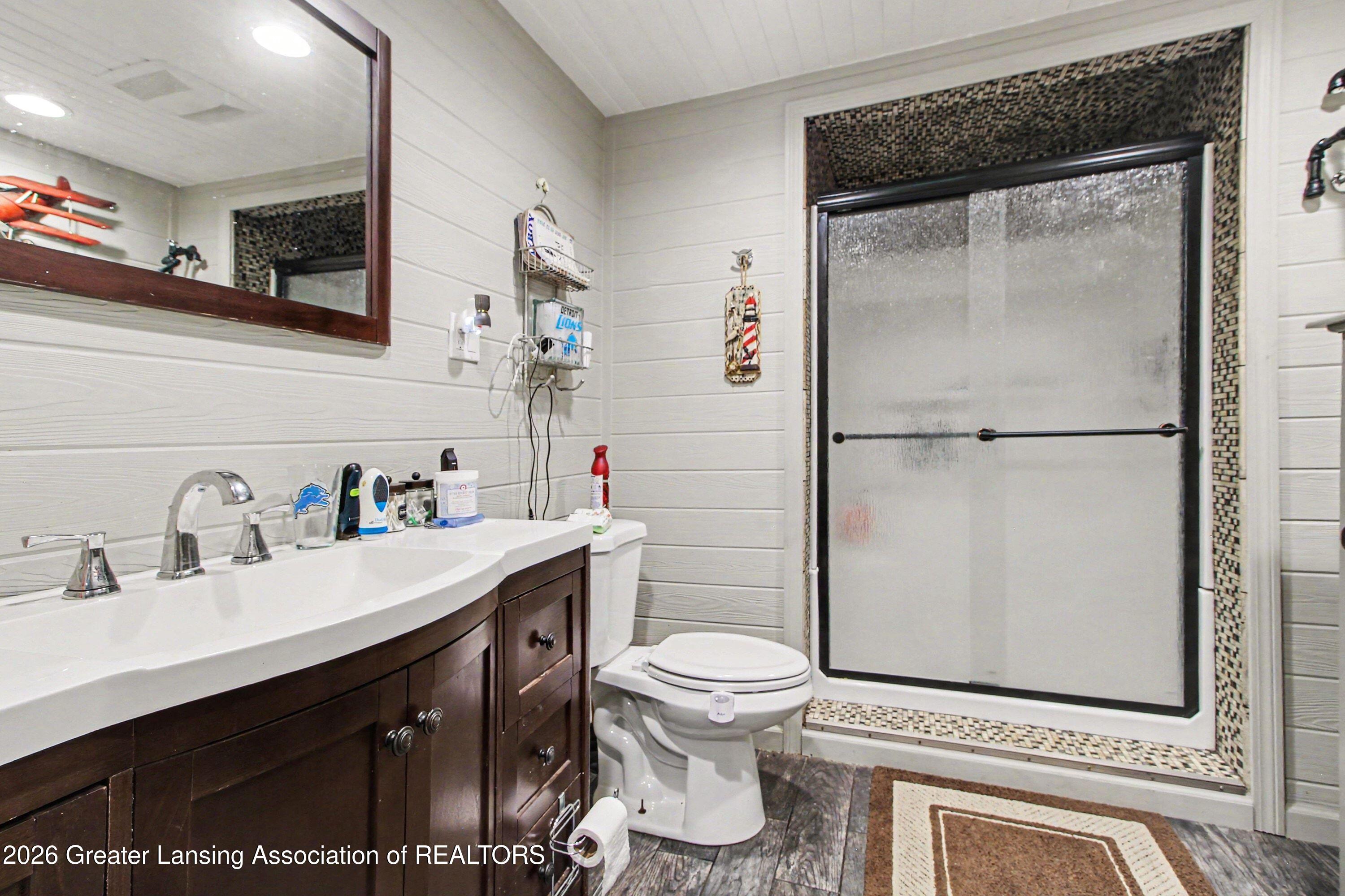 5589 North Territorial Road Ann Arbor, MI 48105 - Photo 14 of 29 Bathroom
