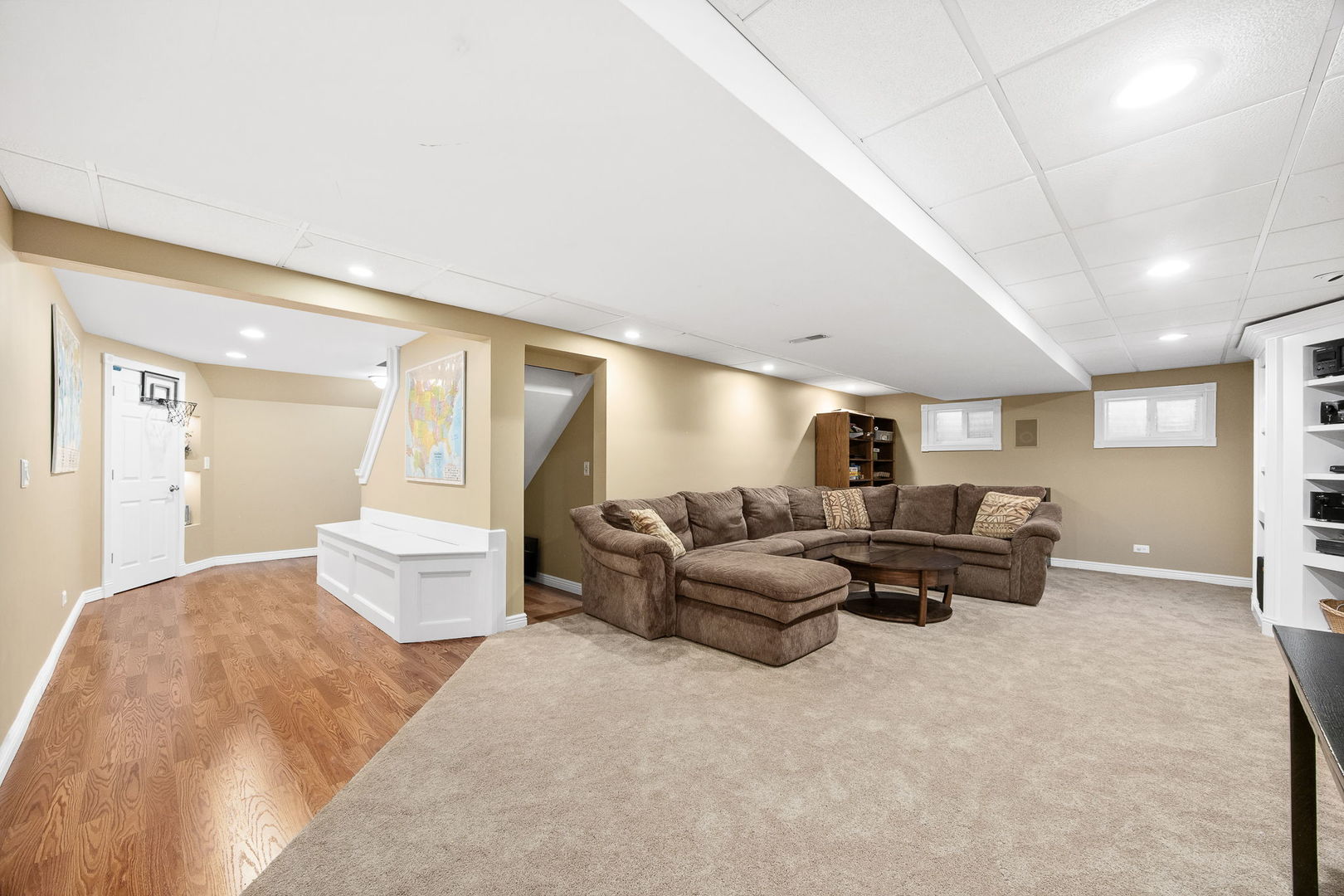 2816 Cordgrass Road Naperville, IL 60564 - Photo 34 of 49 a living room with furniture
