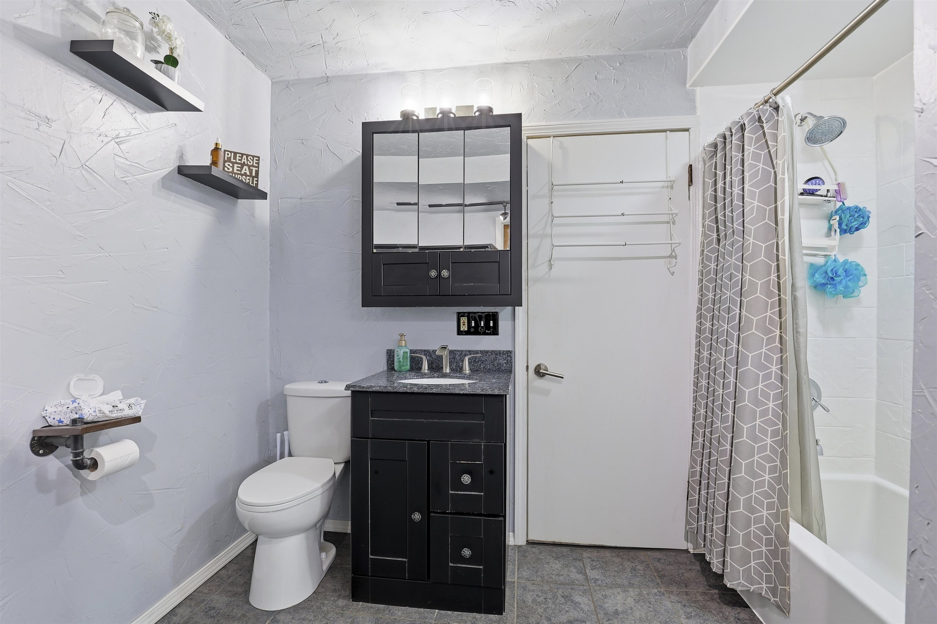 709 East Goodall Street Appleton, WI 54915 - Photo 12 of 28