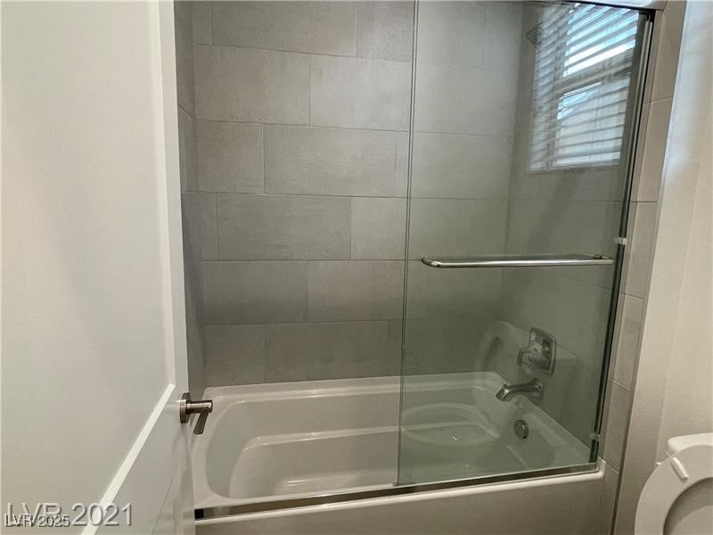 6632 Rashelda Court Las Vegas, NV 89130 - Photo 24 of 27 Shower at bathroom 2