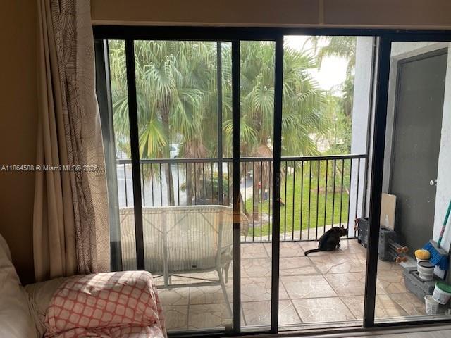 286 Racquet Club Road, Unit 201 Weston, FL 33326 - Photo 9 of 24 Gallery Image 9