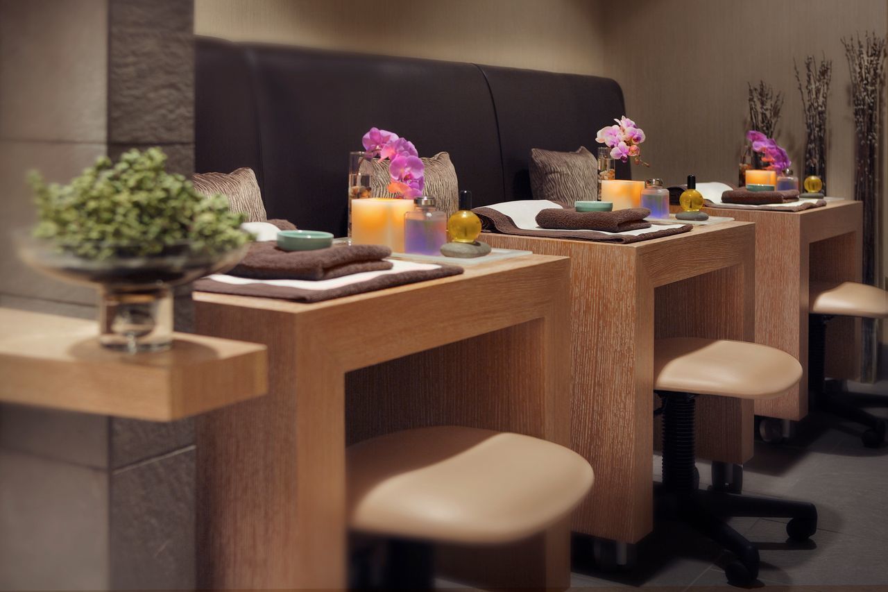 401 North Wabash Avenue, Unit 30I Chicago, IL 60611 - Photo 37 of 49 a kitchen with a sink and a stove