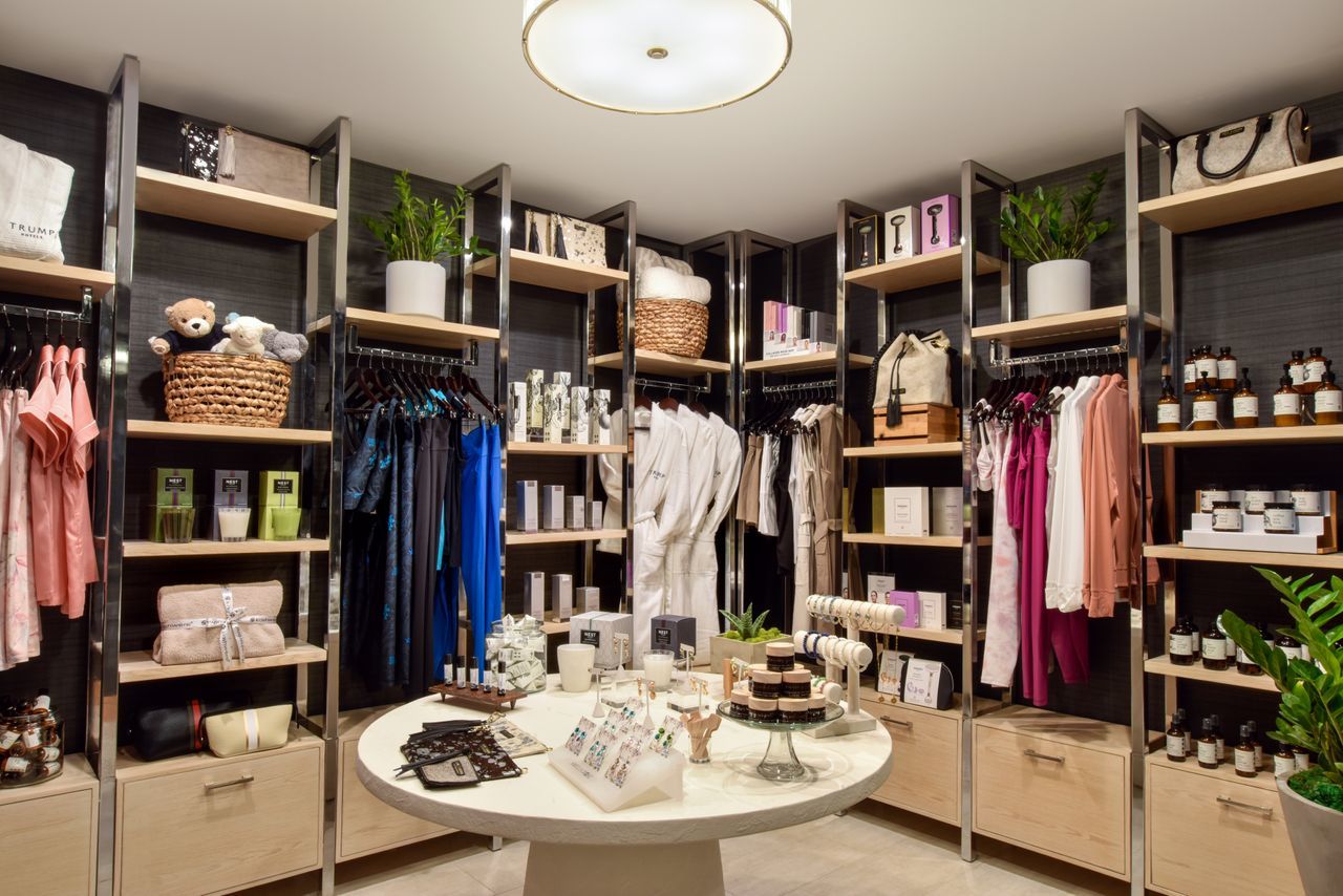 401 North Wabash Avenue, Unit 30I Chicago, IL 60611 - Photo 39 of 49 a view of a dining room with furniture