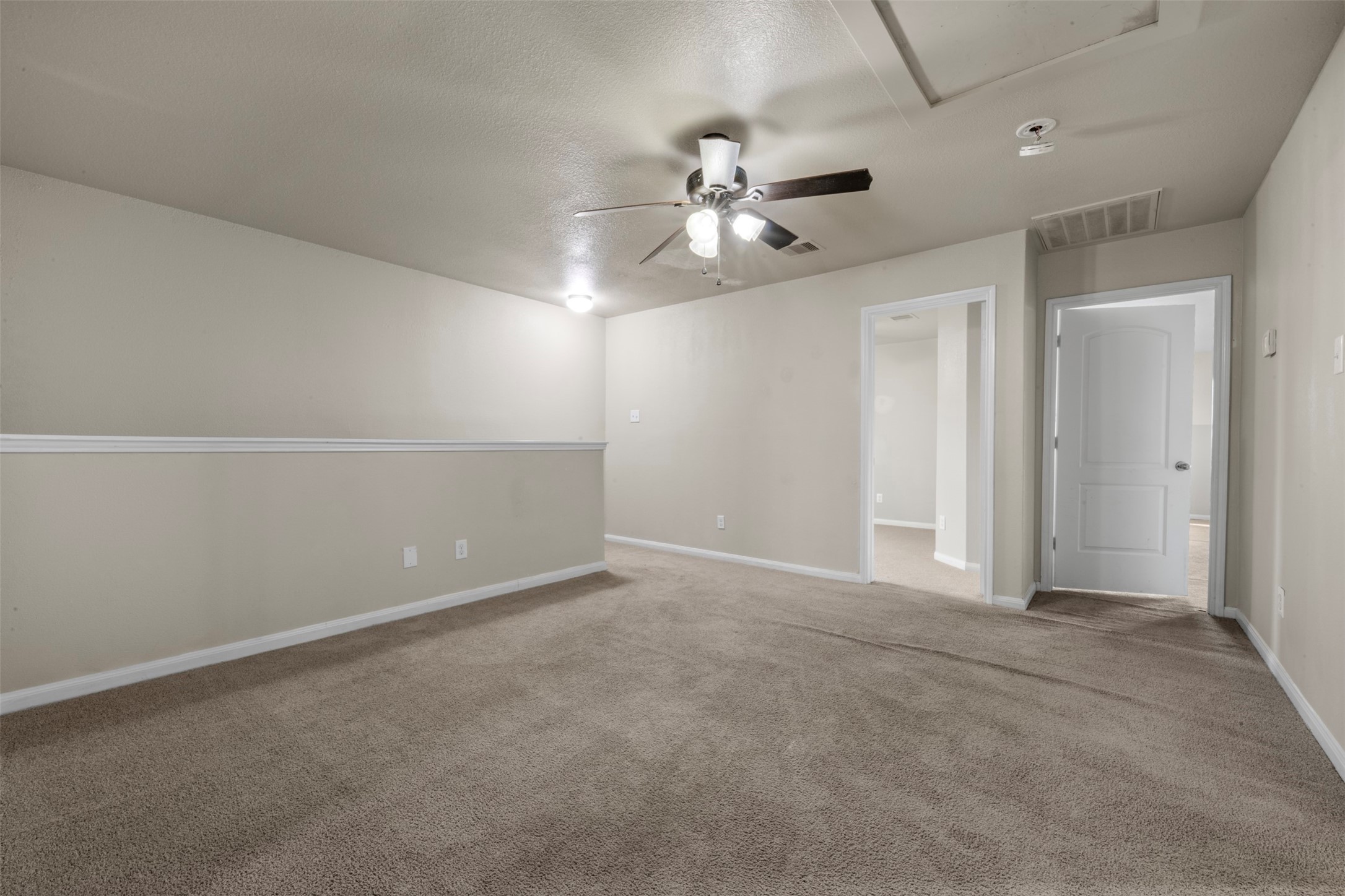 5926 Golden Cove Road Cove, TX 77523 - Photo 12 of 26 Loft area upstairs between bedrooms