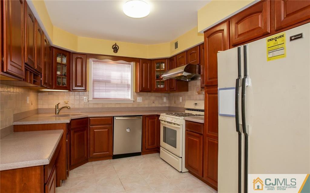 67 Spring Street Edison, NJ 08820 - Photo 4 of 14 Gallery Image 4