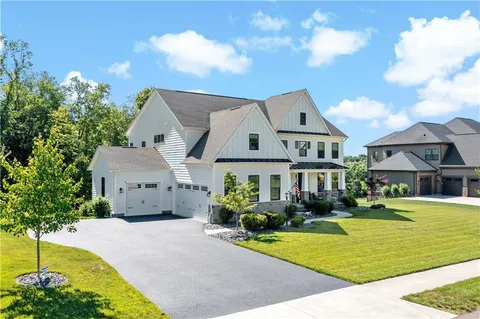 $1,090,000 | 125 Abigail Drive, Mars, PA 16046