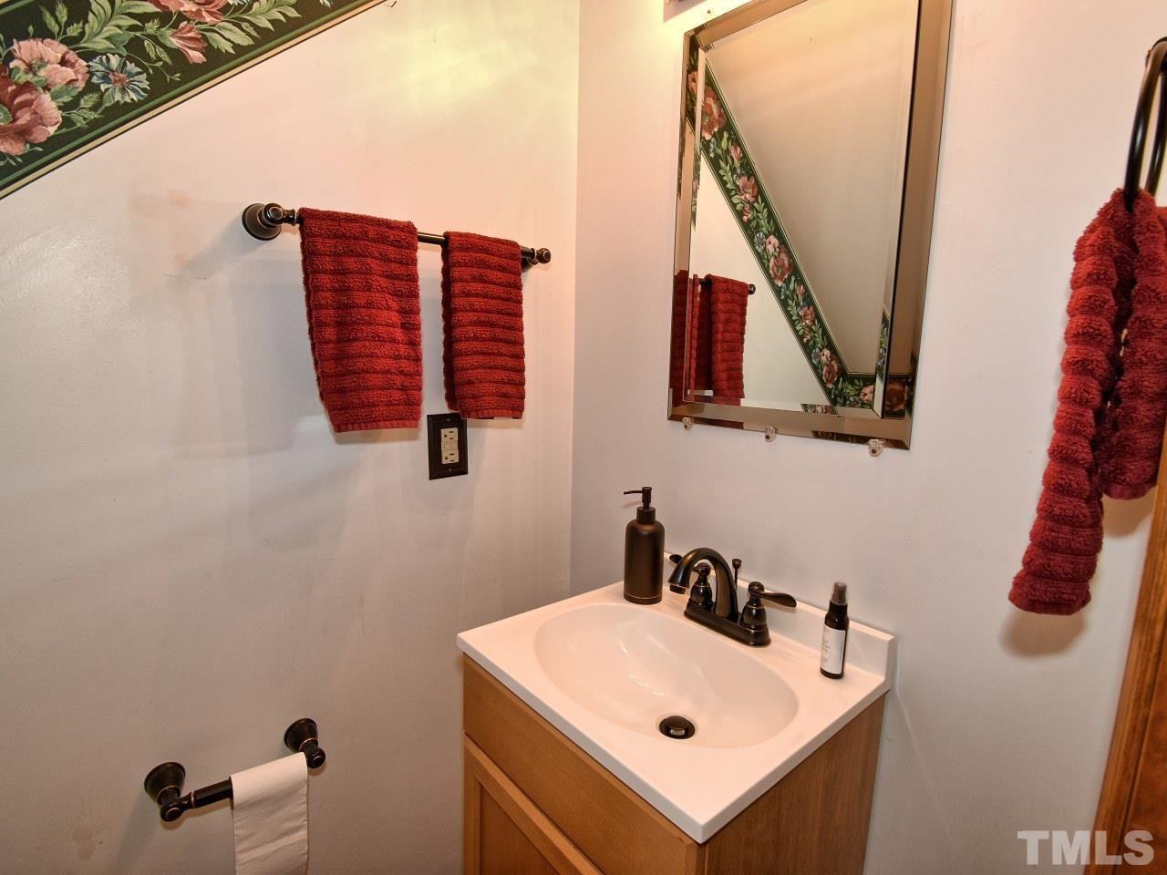 449 Bridgers Road Kenly, NC 27542 - Photo 11 of 30 Gallery Image 11