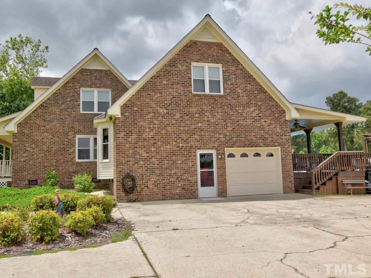 449 Bridgers Road Kenly, NC 27542 - Photo 4 of 30 Gallery Image 4