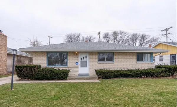 $209,900 | 7629 West Thurston Circle, Milwaukee, WI 53218