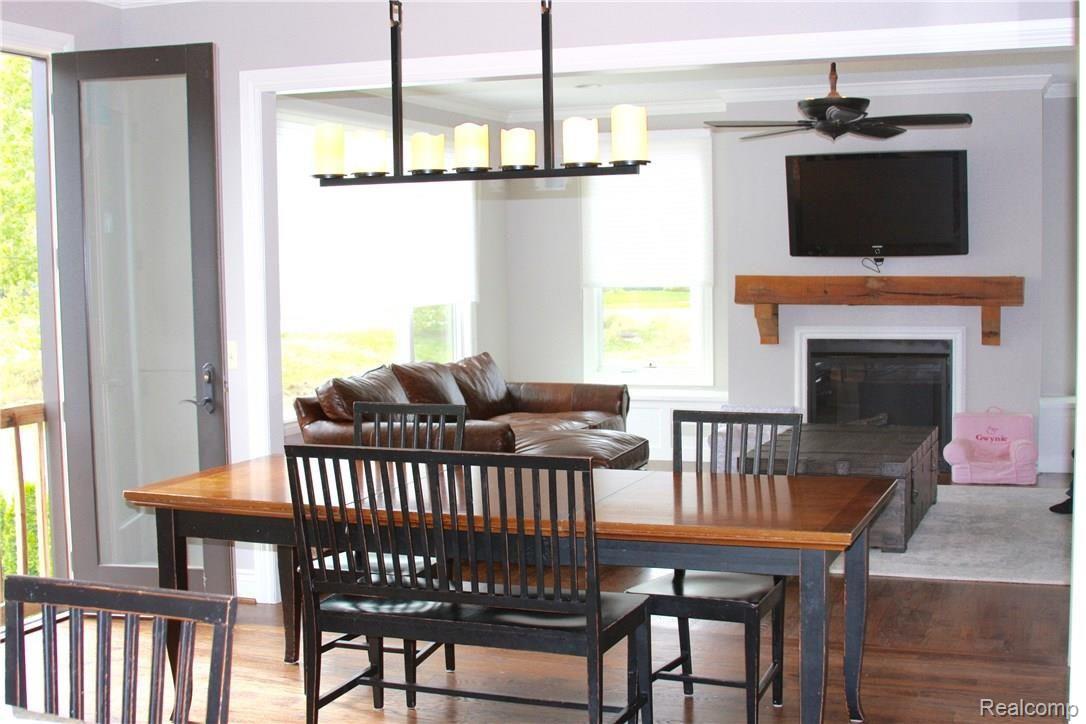 821 Cumberland Ridge Court Rochester, MI 48307 - Photo 22 of 53 IMG_4504.jpg