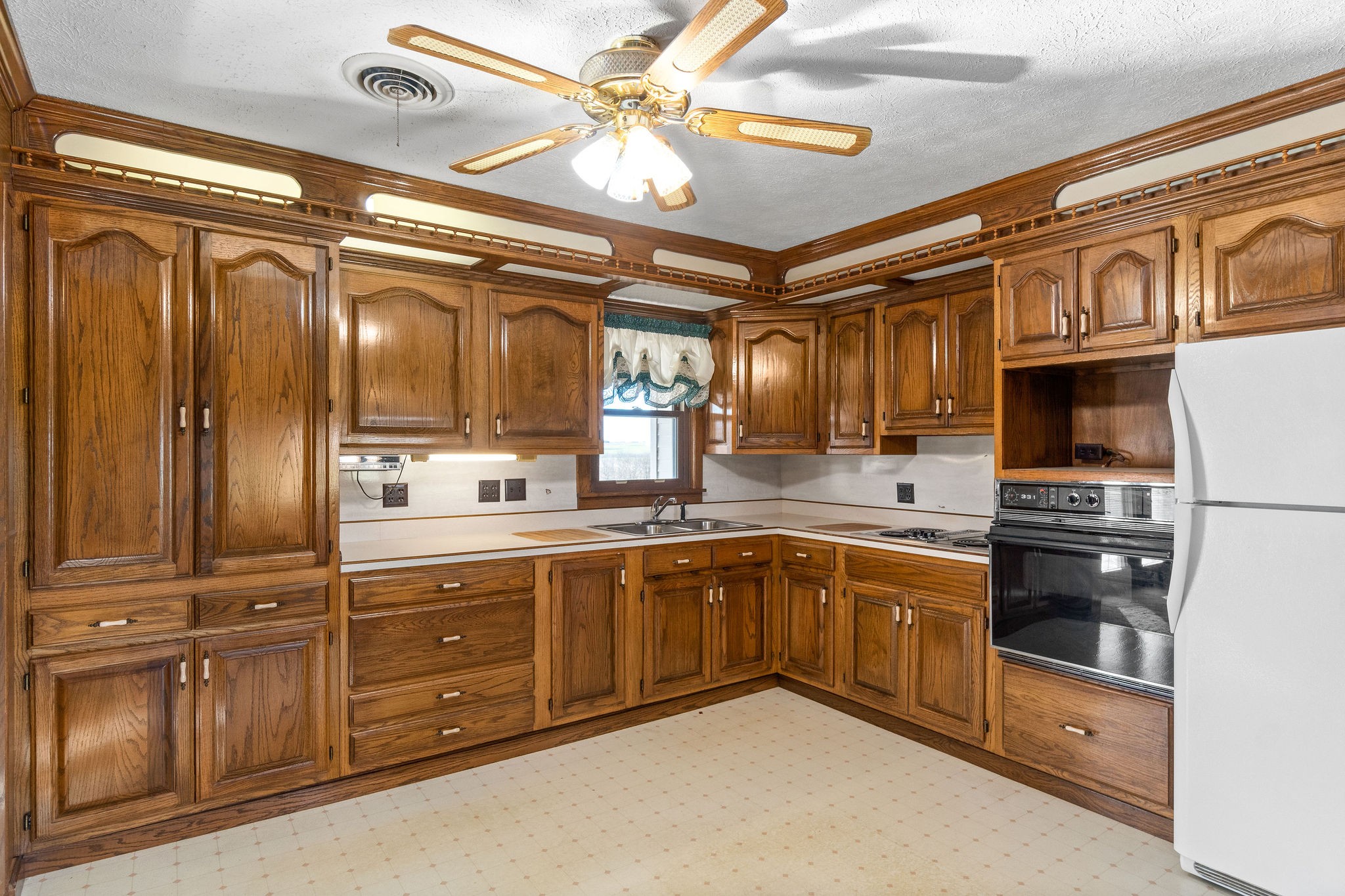 3430 Locust Grove Road Hopkinsville, KY 42240 - Photo 16 of 40 Gallery Image 16