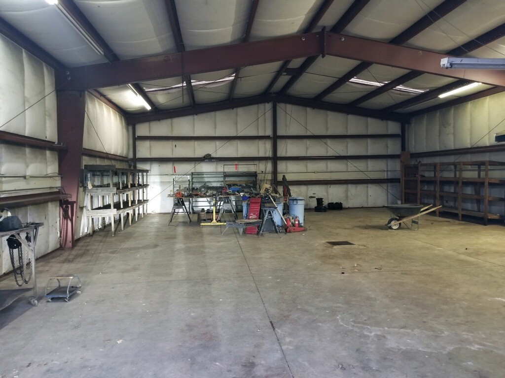 3430 Locust Grove Road Hopkinsville, KY 42240 - Photo 7 of 40 Gallery Image 7