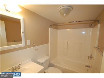 7 Rockford Road, Unit E1 Wilmington, DE 19806 - Photo 9 of 11 Bathroom