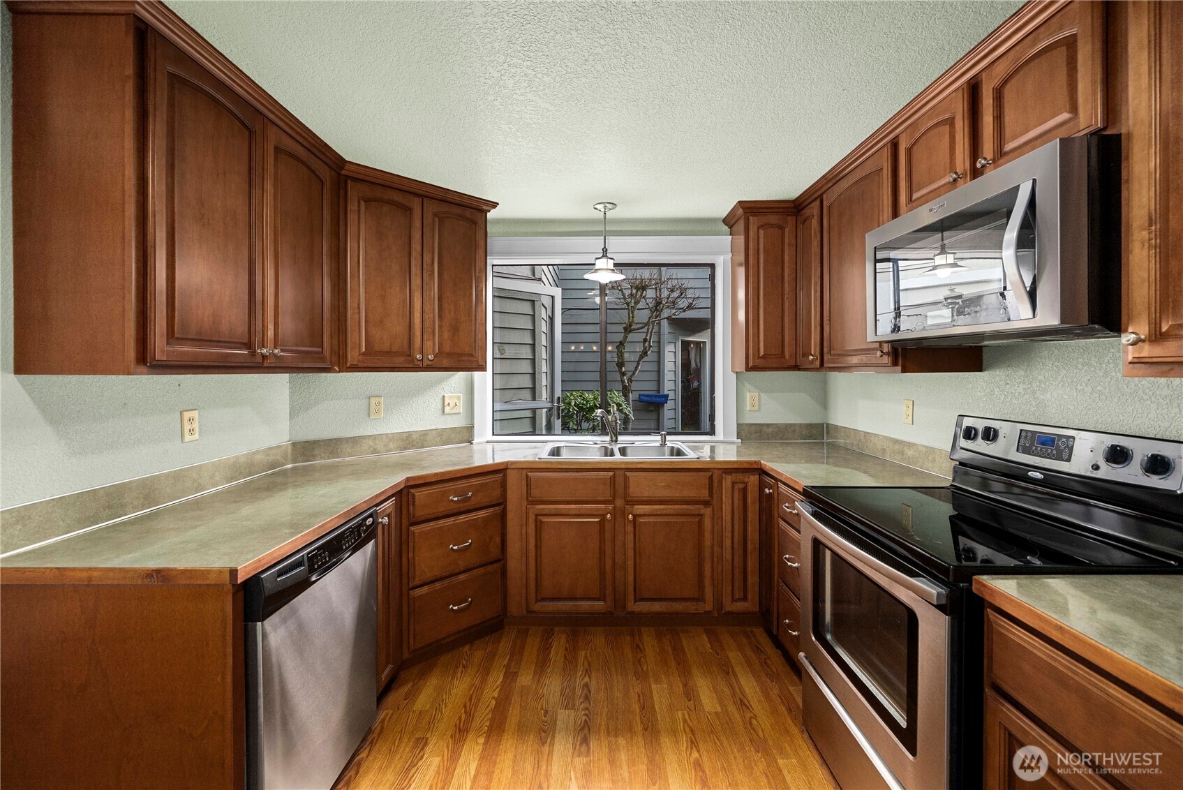 1330 Boise Street Fircrest, WA 98466 - Photo 6 of 37