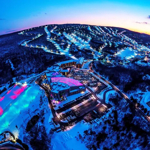 a view of an outdoor space