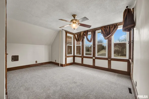 $140,000 | 655 North Cherry Street, Galesburg, IL 61401