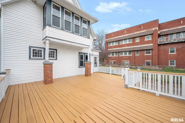 $140,000 | 655 North Cherry Street, Galesburg, IL 61401
